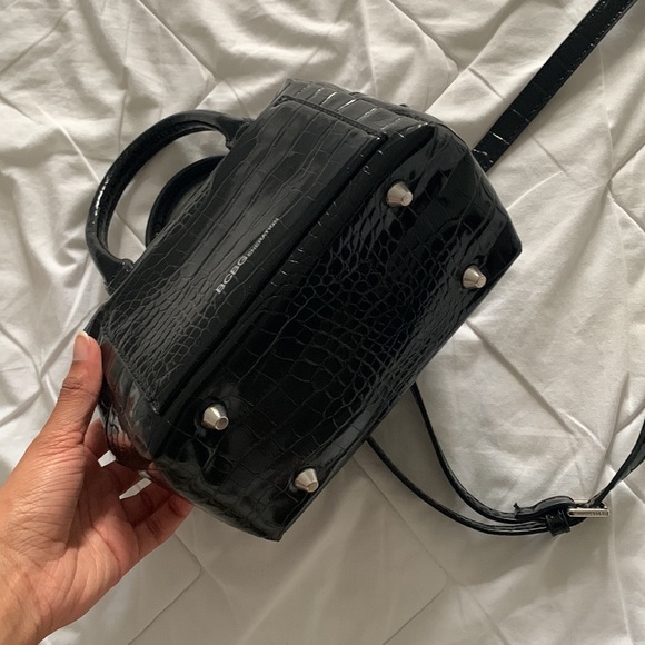 BCBG black crocodile skin handbag - Picture 4 of 7